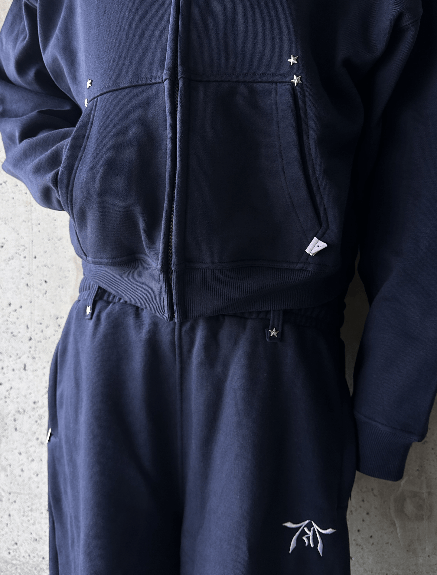 BUNDLE: JOGGER + ZIP-HOODIE