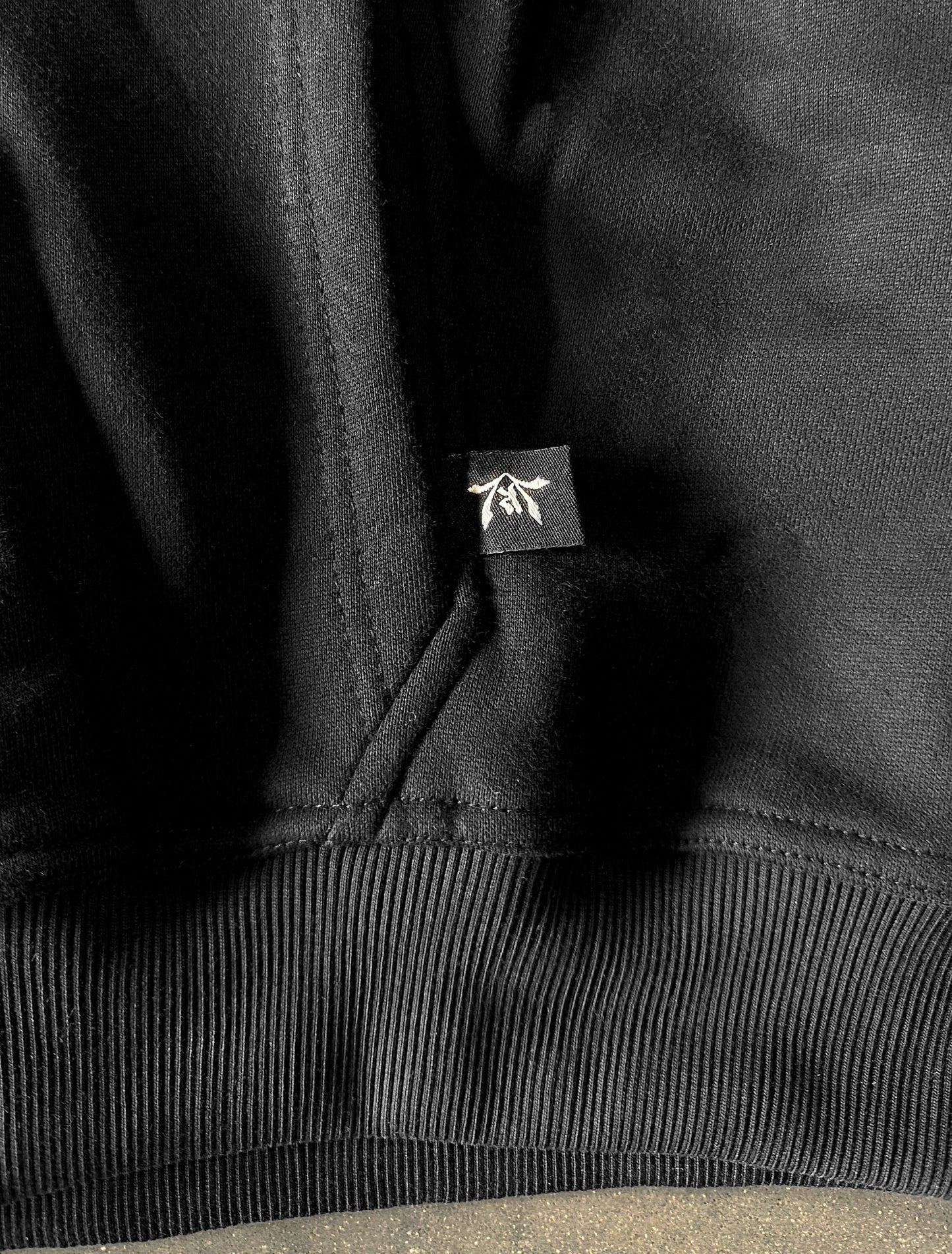 OBSIDIAN BLACK ZIP-HOODIE