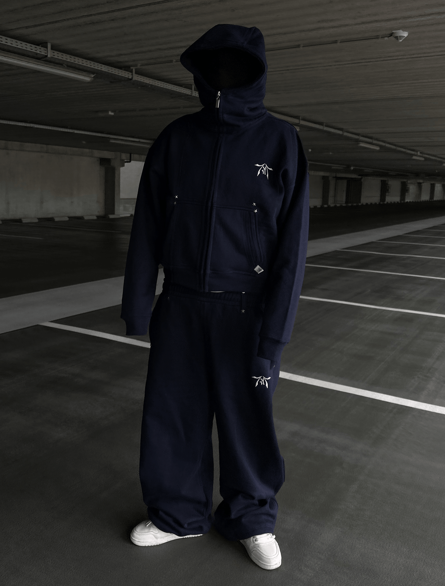 BUNDLE: JOGGER + ZIP-HOODIE