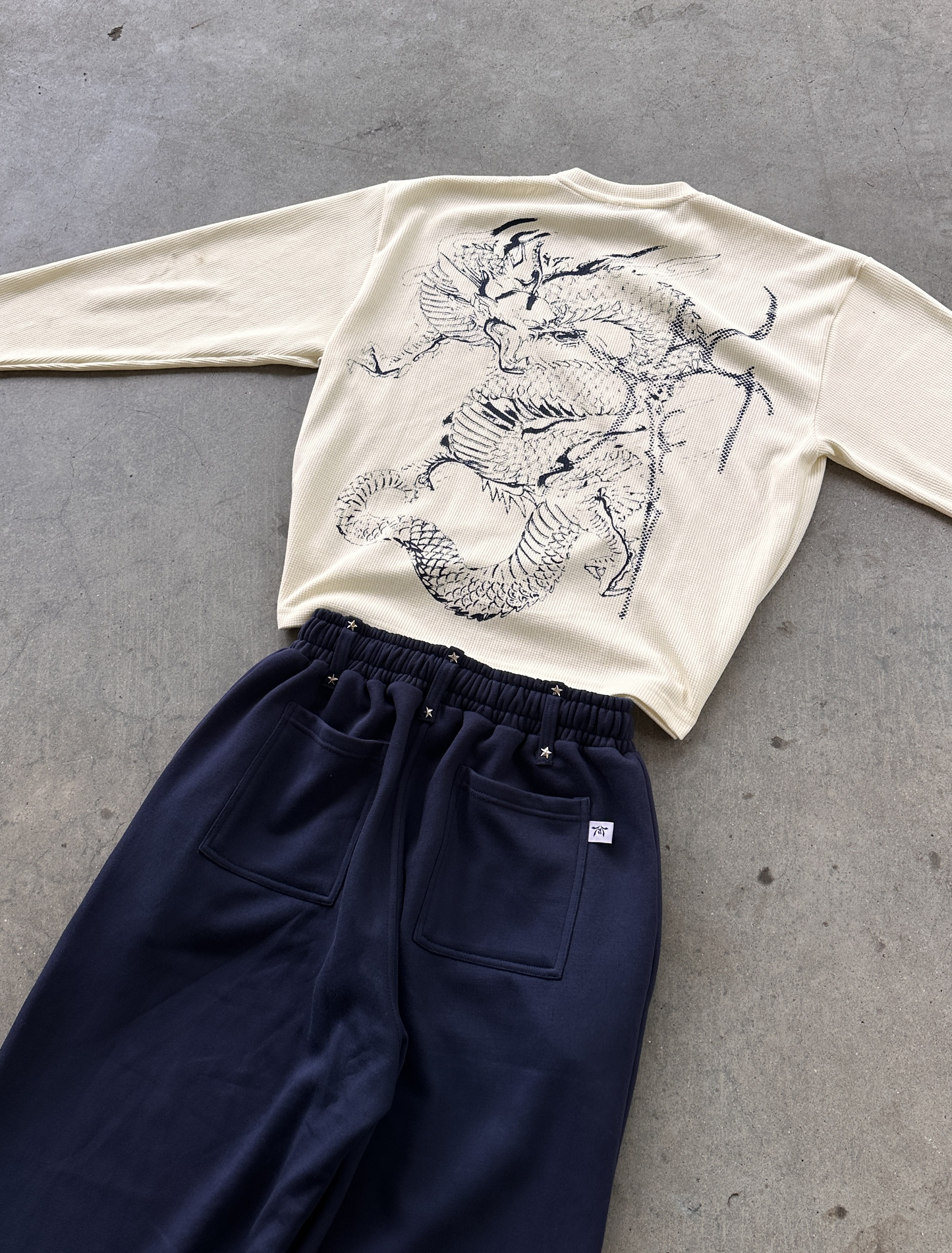 BUNDLE: JOGGER + LONGSLEEVE