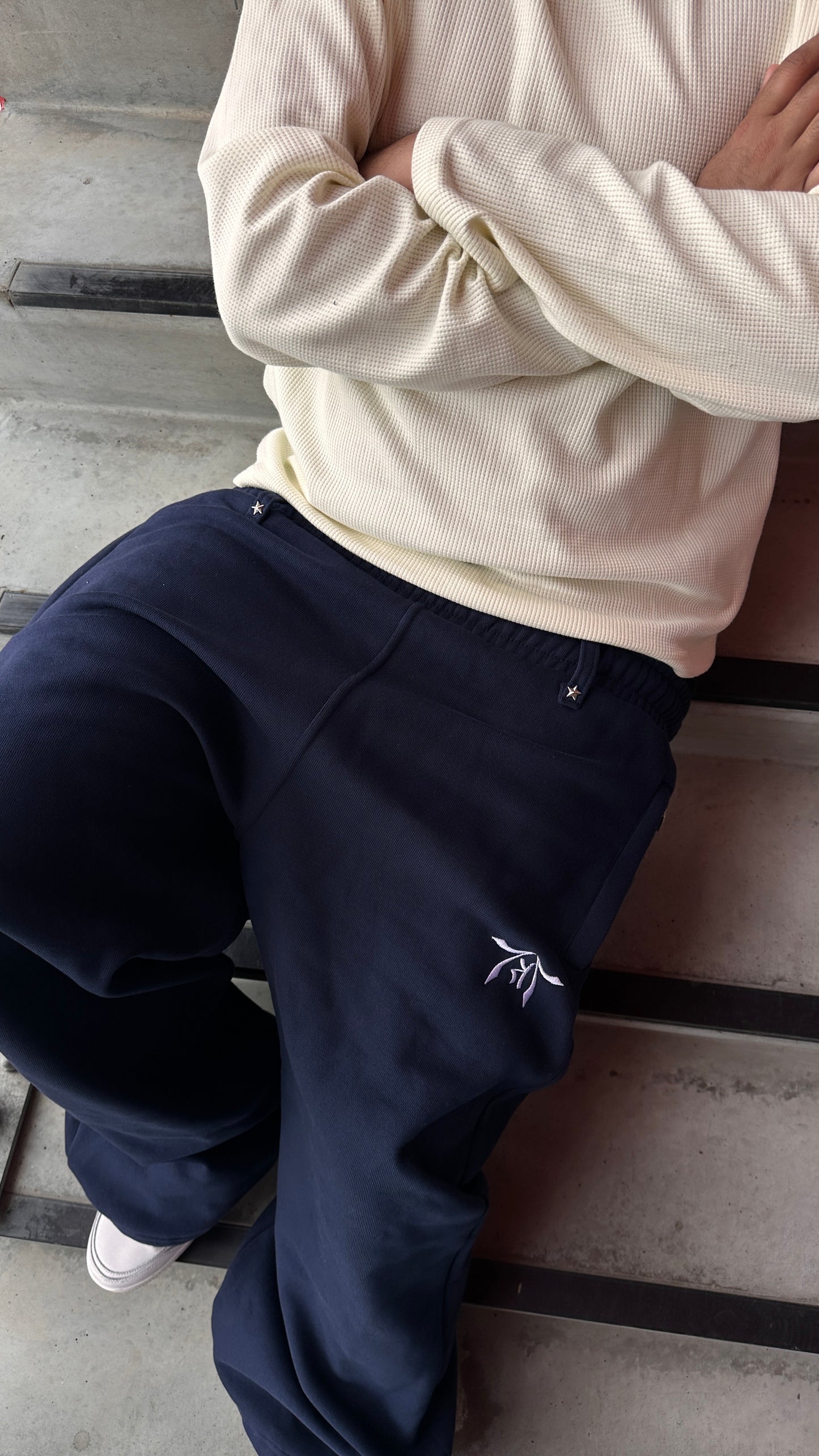 IVORY NAVY WAFFLE LONG SLEEVE